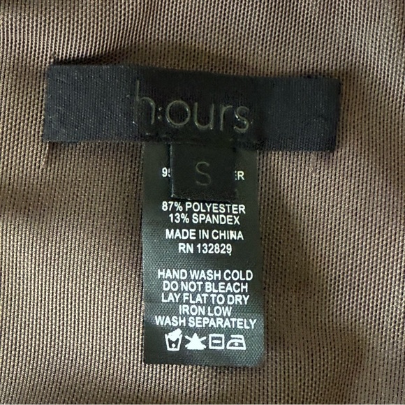 h:ours From Revolve Minju Snake Print Ruched Crop Top with Long Sleeves. Size S - Picture 12 of 13